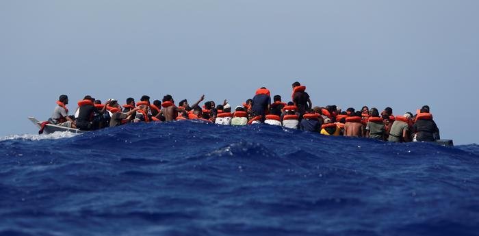 مصرع 3 أشخاص وإنقاذ 27 آخرين بعد غرق مركب هجرة غير شرعية قبالة الإسكندرية