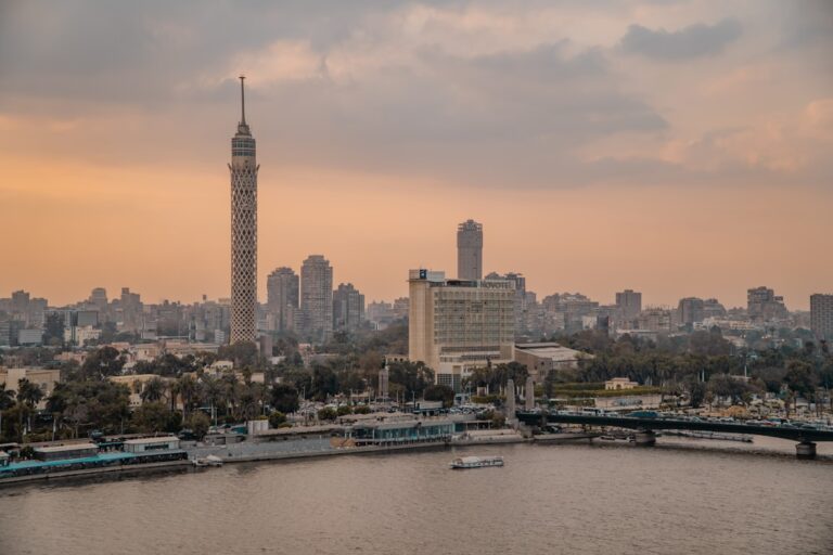 مشهد لمدينة القاهرة والنيل