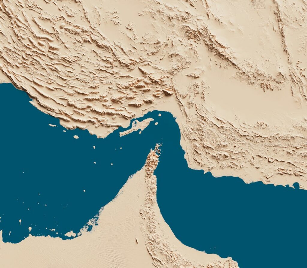 صورة توضيحية لمضيق هرمز والملاحة