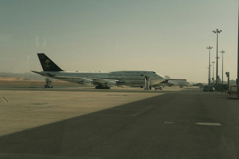 صورة توضيحية لمطار في السعودية